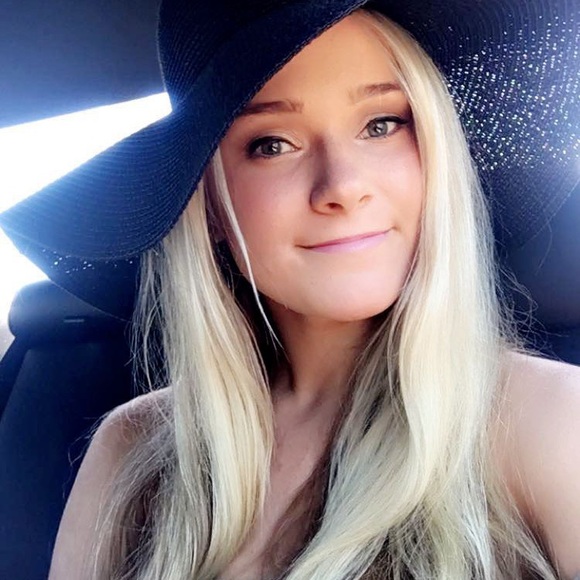 Meet your Posher, Jenay - Picture 1 of 1